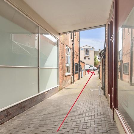 1-Bed Seaside Apartment With Parking Cromer Exterior photo